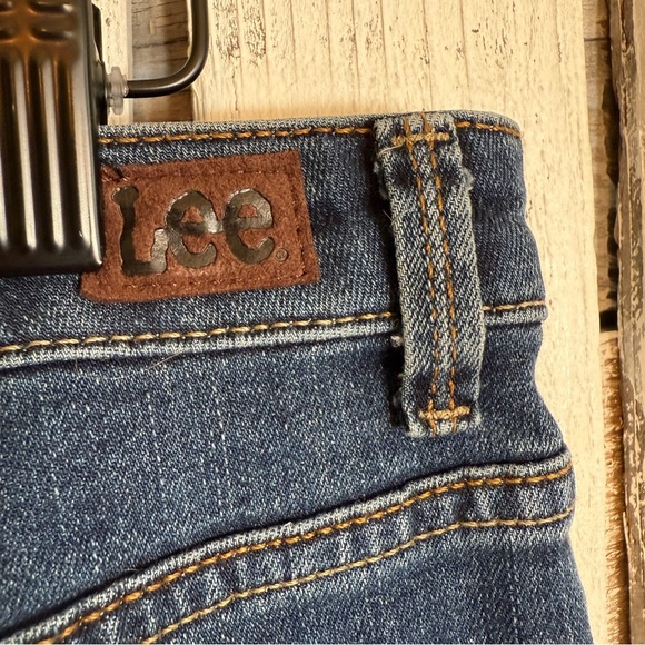 Lee Relaxed Fit Straight Leg Blue Jeans Womens Size 16 High Rise Instantly Slims - Picture 4 of 9
